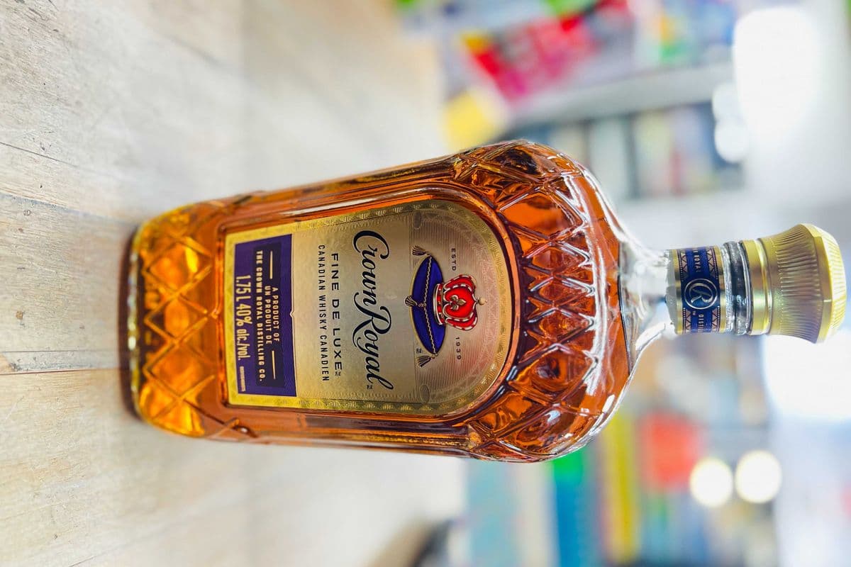 CROWN ROYAL (1 x 1.75L)