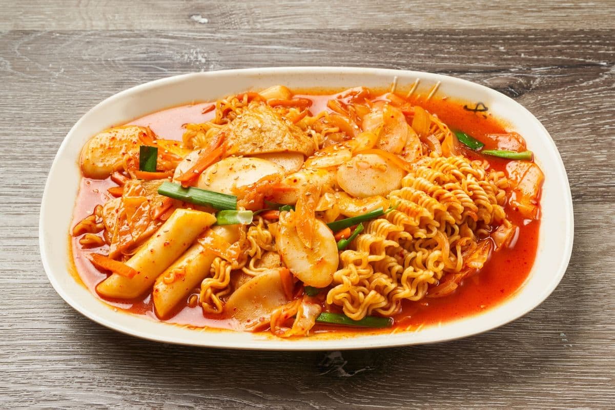 14. Stir-Fried Spicy Noodles