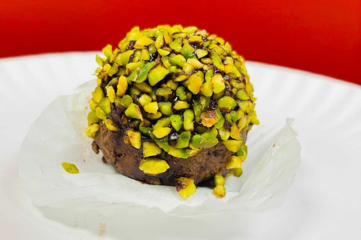 Pistachio Truffle (One Piece)