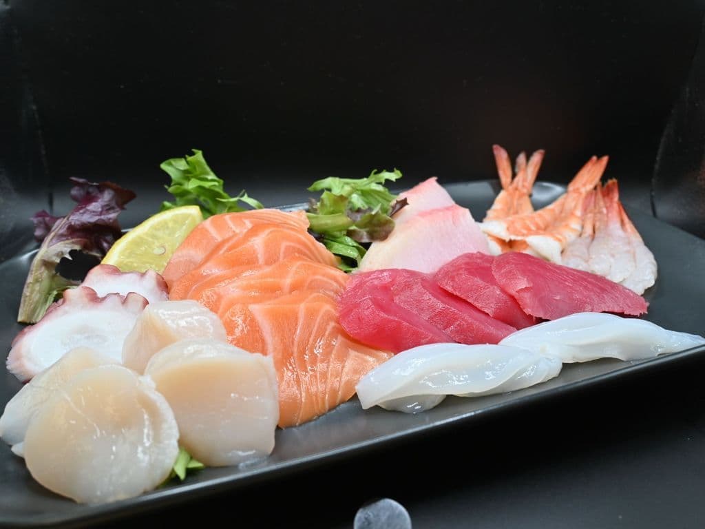 Assorted Sashimi (24 Pcs)
