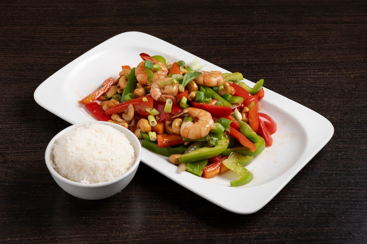 65. Chicken or Shrimps Cashew Nut