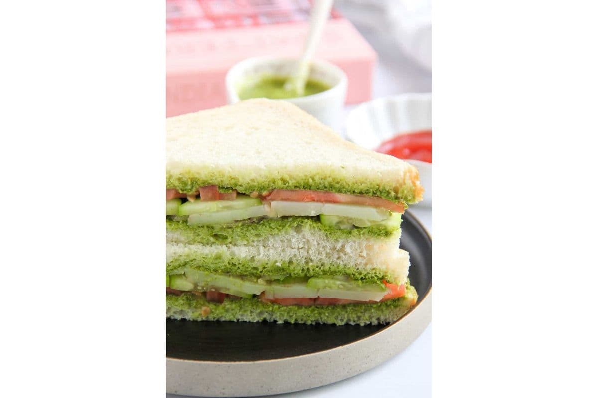 Crustless Veggie Sandwich (2 full sandwiches)