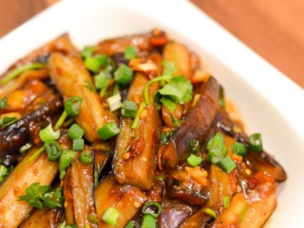Eggplant With Spicy Garlic Sauce 鱼香茄子