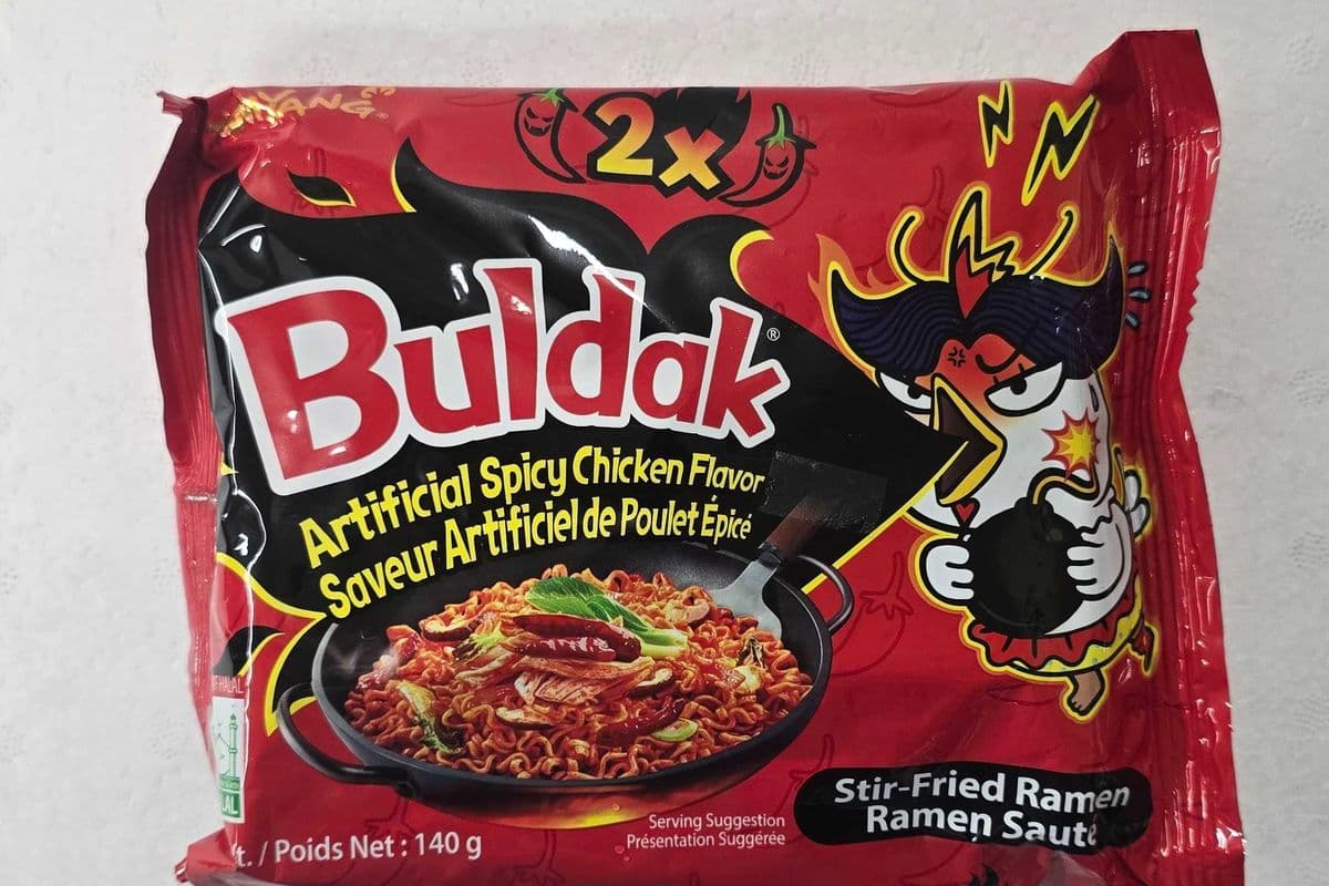 Buldak Spicy chicken flavour (Red) (140g)
