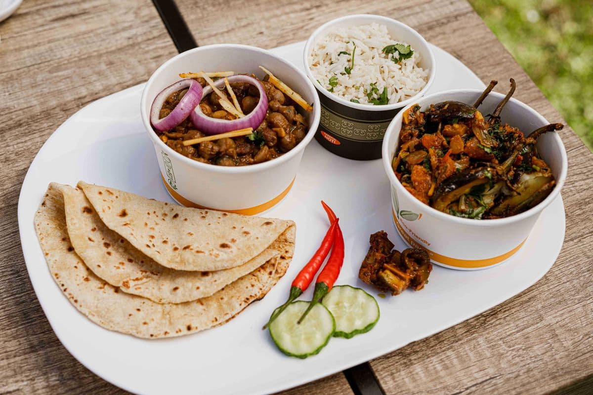 Regular Tiffin-(8oz)-KINDLY CALL US before at 905-450-3331 FOR AVAILABLE SABJIS OPTIONS (Regular)