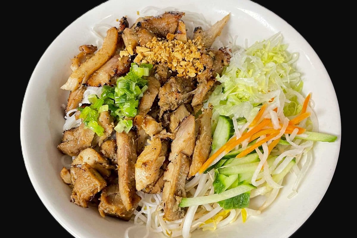 39. Grilled Chicken with Vermicelli