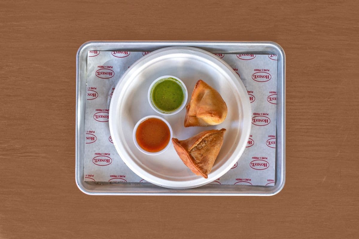 Samosa (2 pcs) (Hand-Crafted)