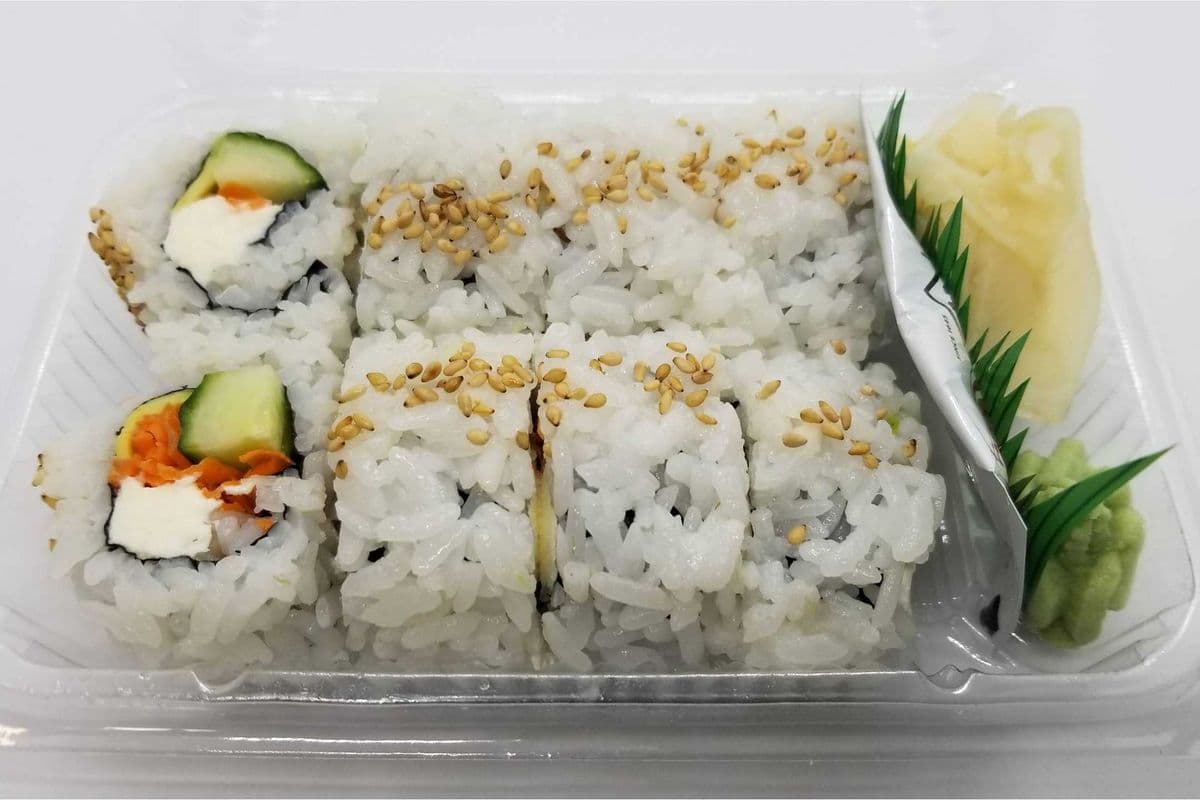 Vegetable Roll with Cream Cheese (8 Pcs)