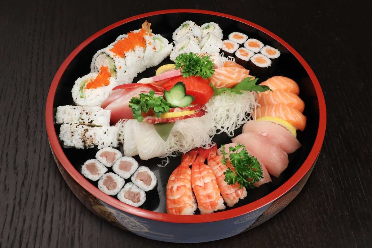 Party Sushi & Sashimi