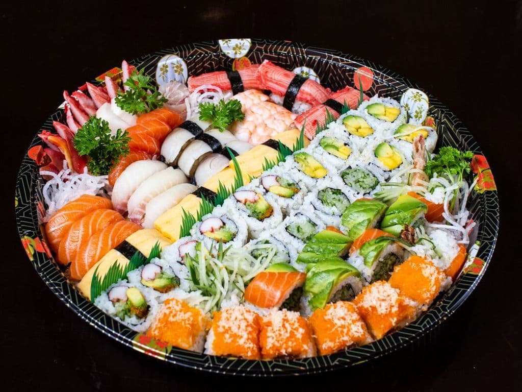 178. Large Party Tray (100 Pieces)