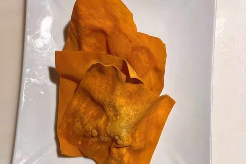 Chips wontons