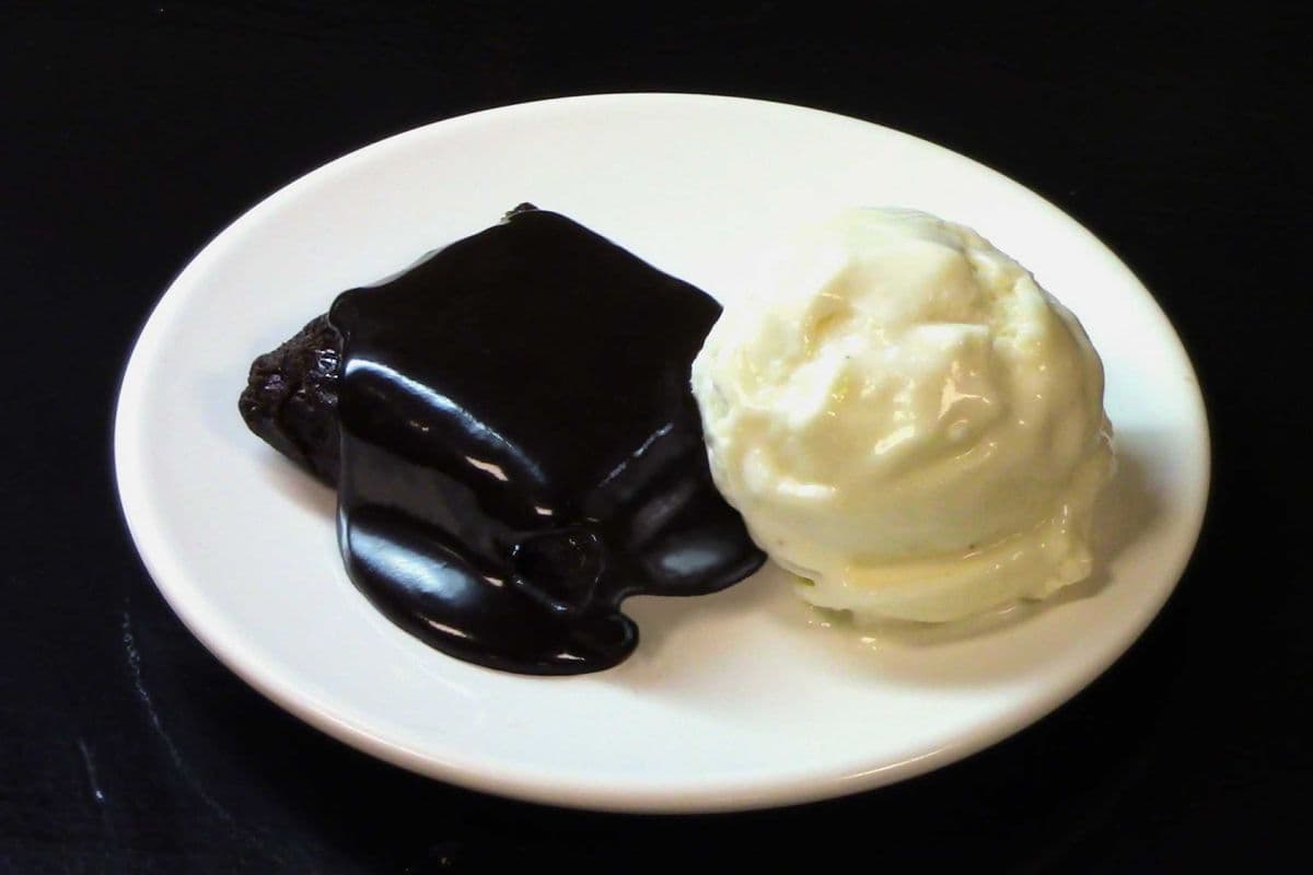 brownies avec crème glacée vanille