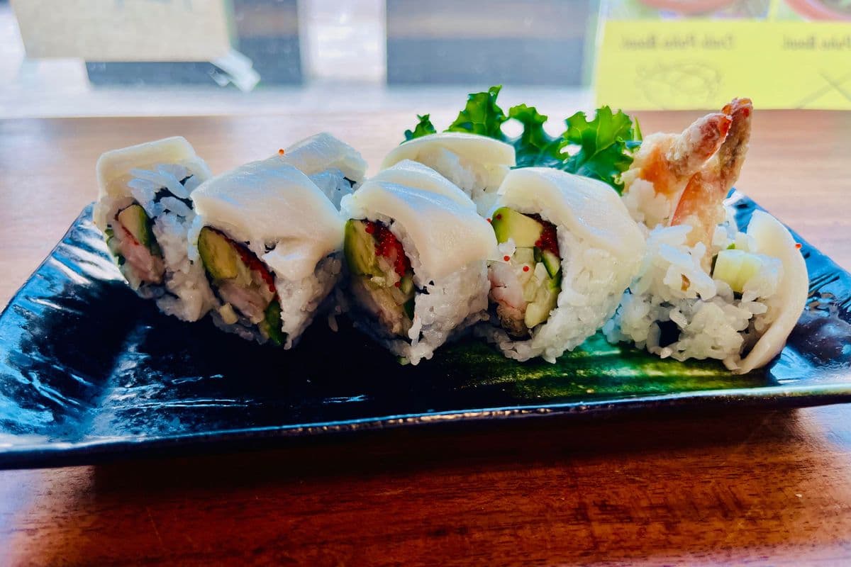 148. Snow Dragon Roll (8 pcs)