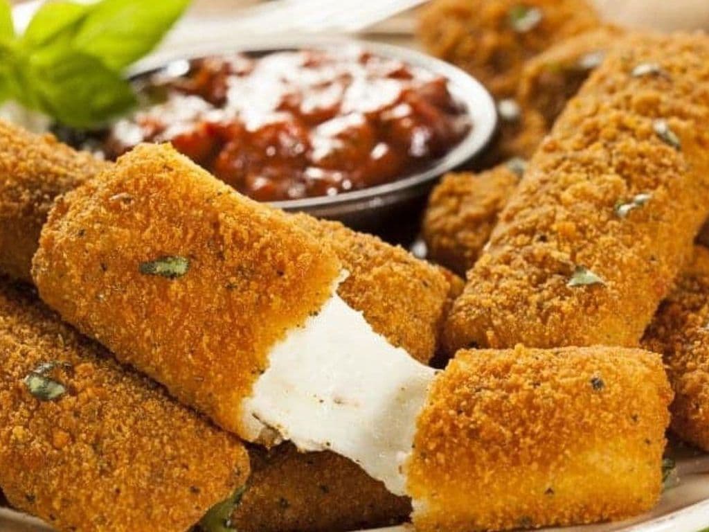 Entrée Bâtonnets de Fromag (8) / Cheese Sticks