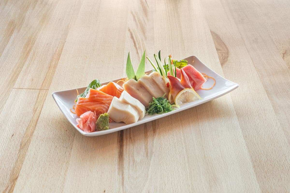 Assorted Sashimi Dinner (14 Pcs Sashimi)