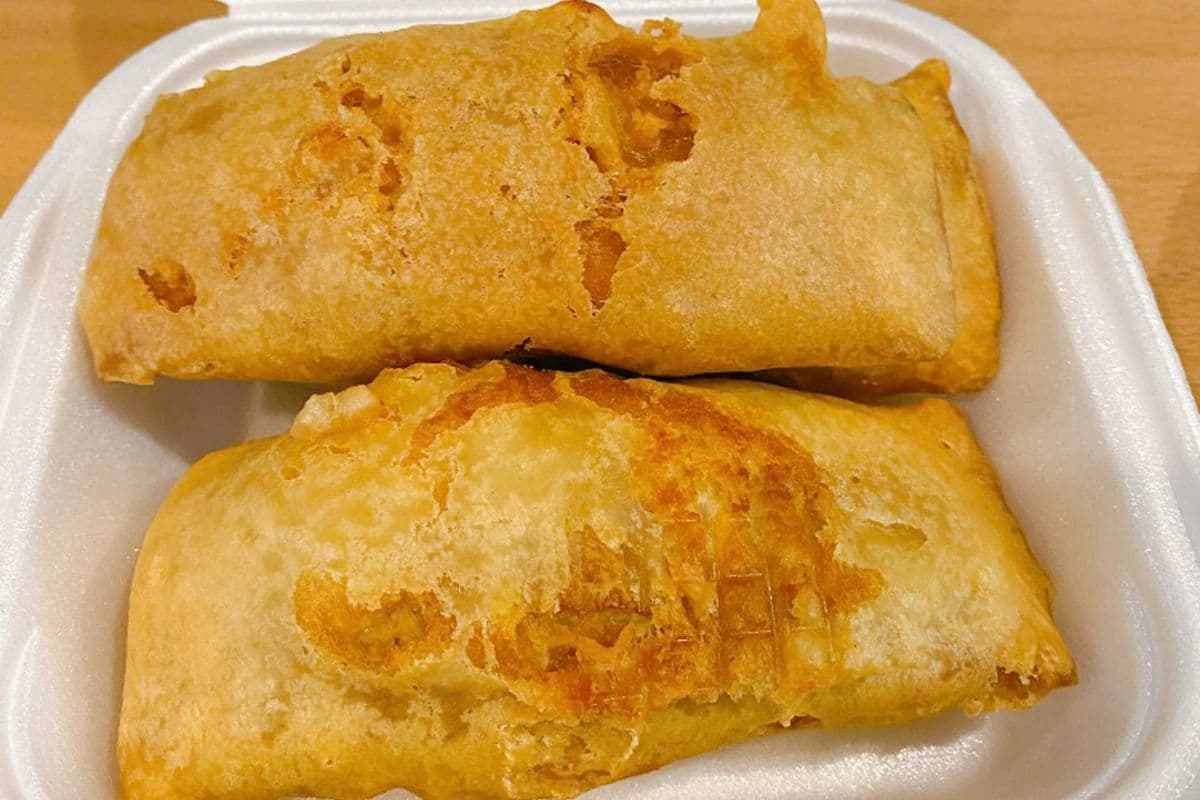 2. Egg Rolls (2 Pcs)