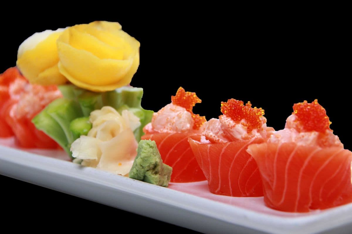 Salmon Hana Sushi (5 pcs)