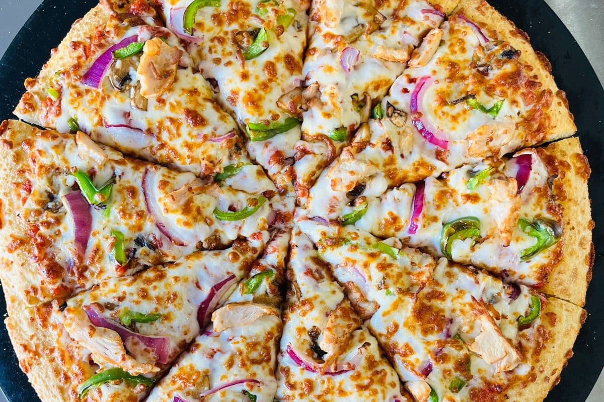 10" Chicken Deluxe Pizza