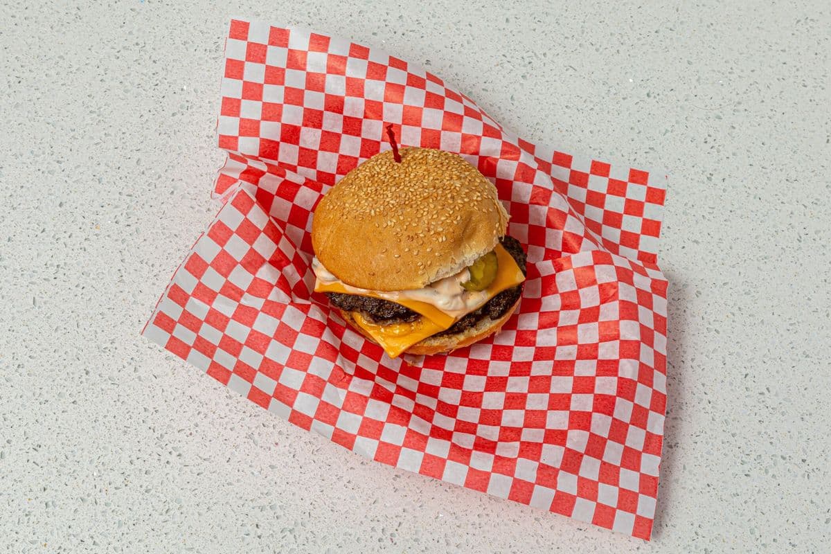 Double Cheeseburger (10 oz)