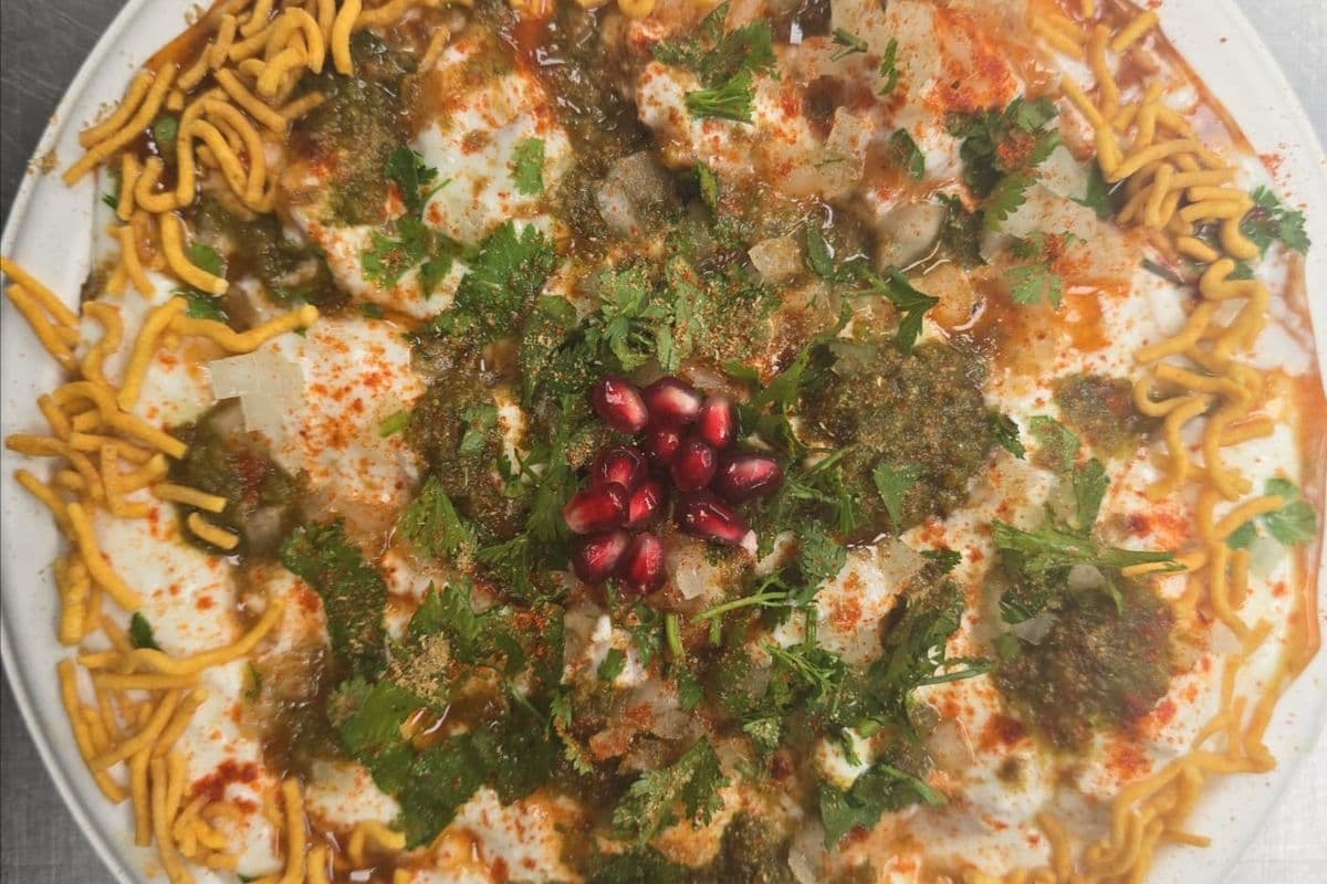 Dahi Bhalla Plate