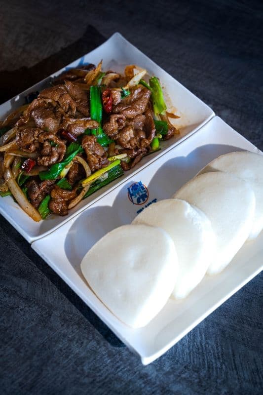 Spicy Cumin Lamb + Lotus Bun 4pc / 手抓羊 (孜然羊肉+荷葉夾4pc)