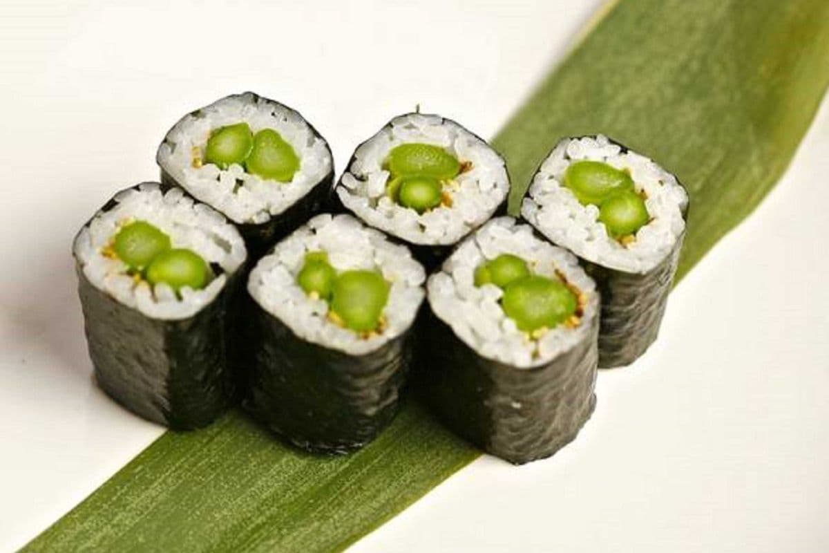 Asparagus Roll (6 pcs)
