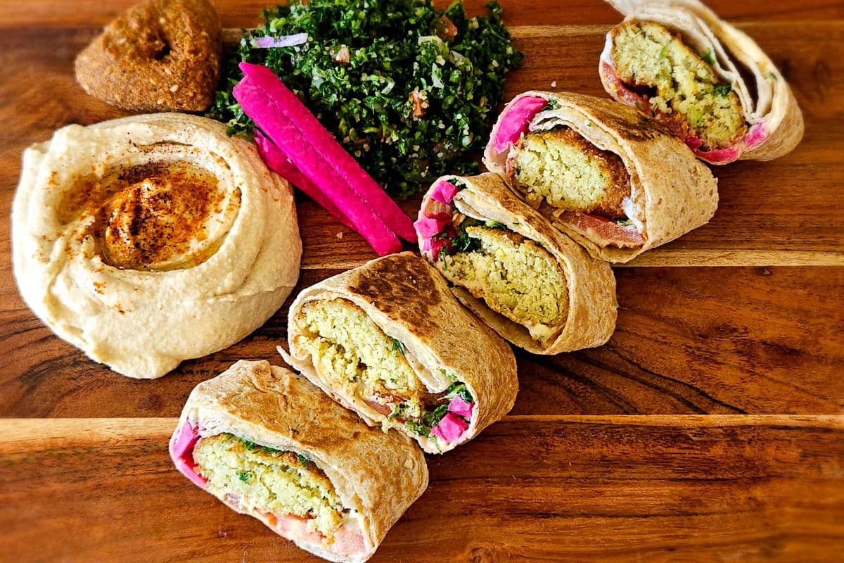 Falafel saj plate