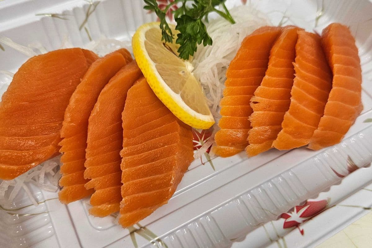 Sockeye sashimi (wild Salmon 8 Pieces)