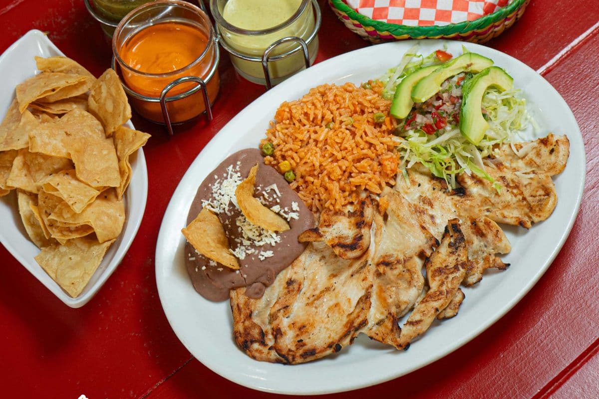 Grilled Chicken Breast / Pechuga a la Plancha