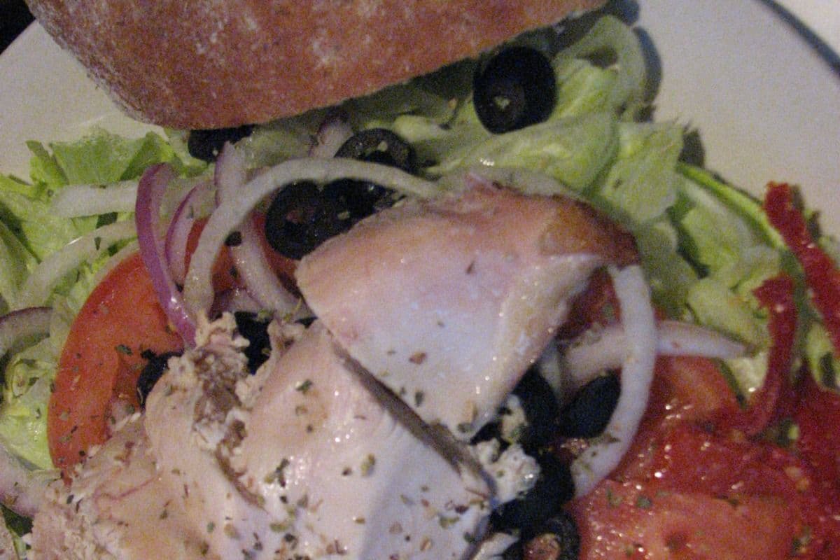 Salade au poulet maison / House Chicken Salad