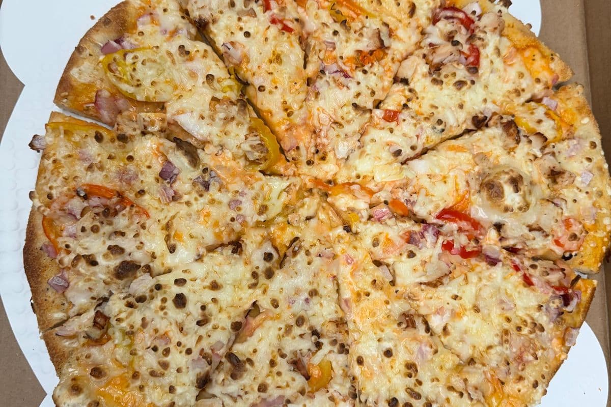 Vegan Buffalo Chicken Pizza