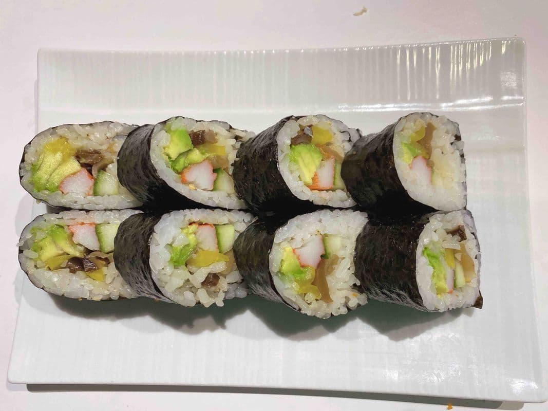 Futomaki Roll (8 Pieces) / R6 Rouleau Futomaki (8 Morceaux)