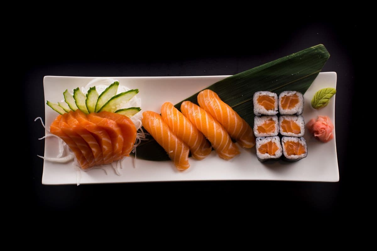 48. Salmon Lover Combo (16 pcs)