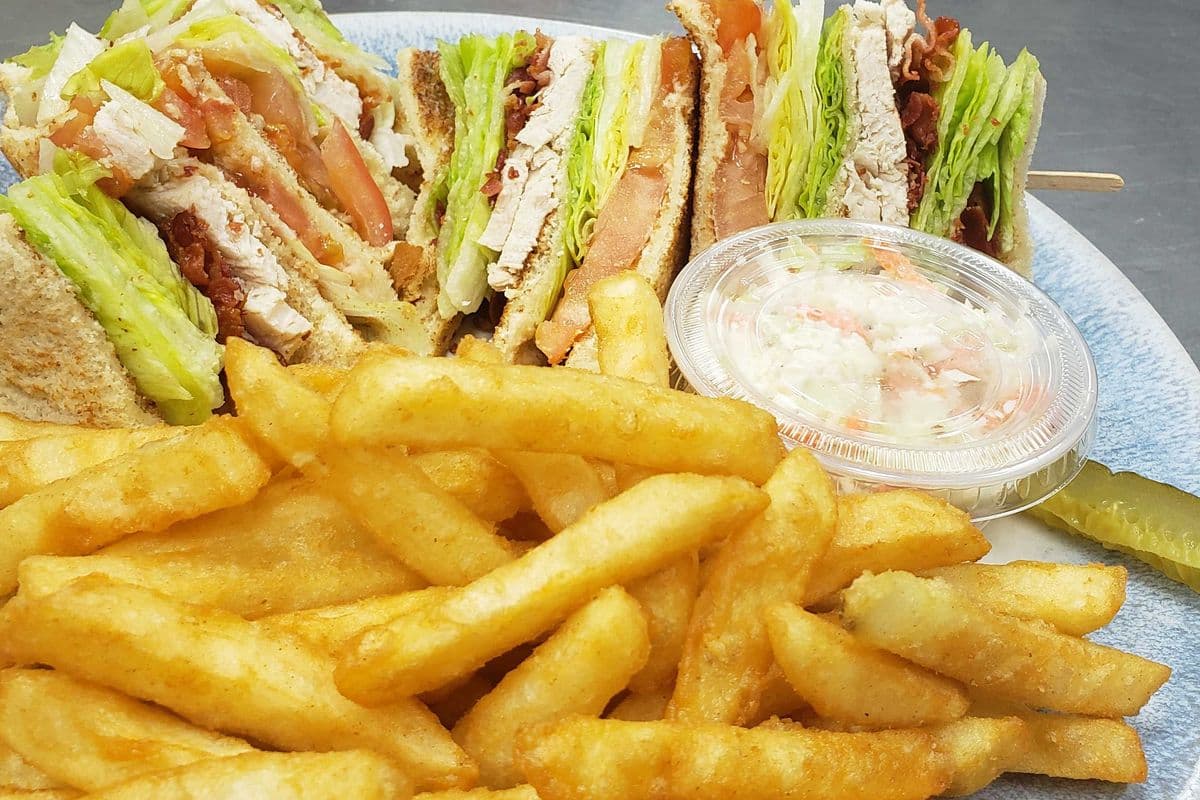 Club Sandwich au Poulet Blanc / White Chicken Club Sandwich