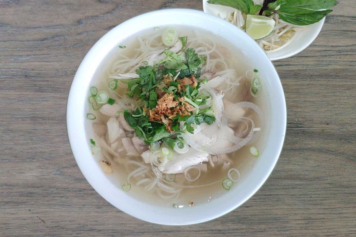 C2. Chicken Pho