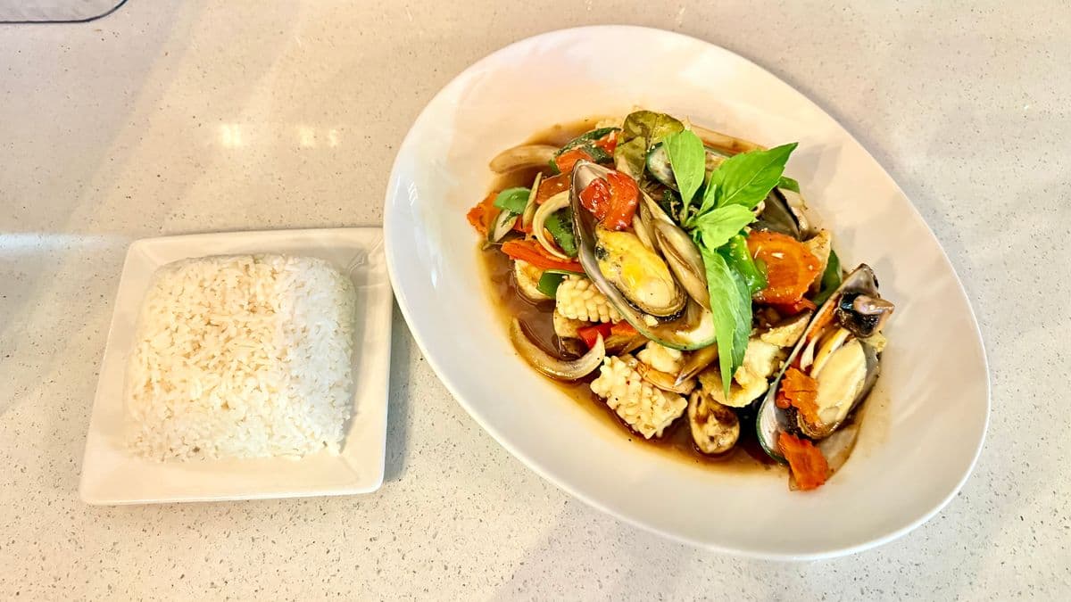 Pad Kra-Chai Stir-Fried Seafood