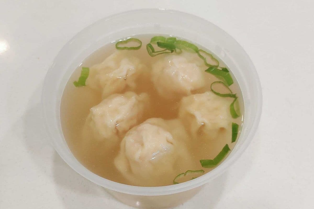 Soupe wonton ( 5 mcx) / Wonton Soup (5 pcs)