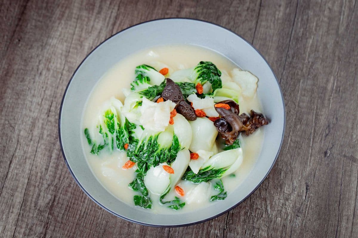 Baby Bok Choy with Fish Soup 魚湯杞子泡菜苗
