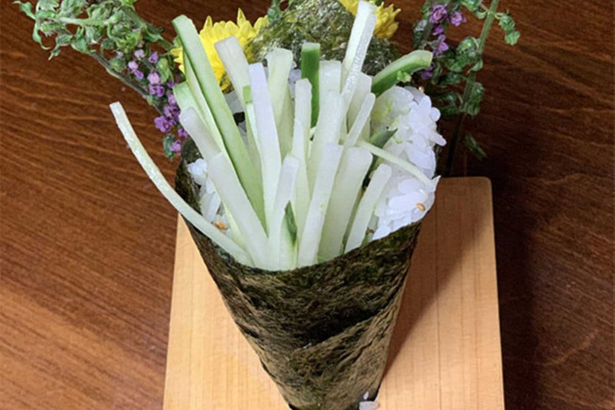195 Cucumber Hand Roll (1 pc)