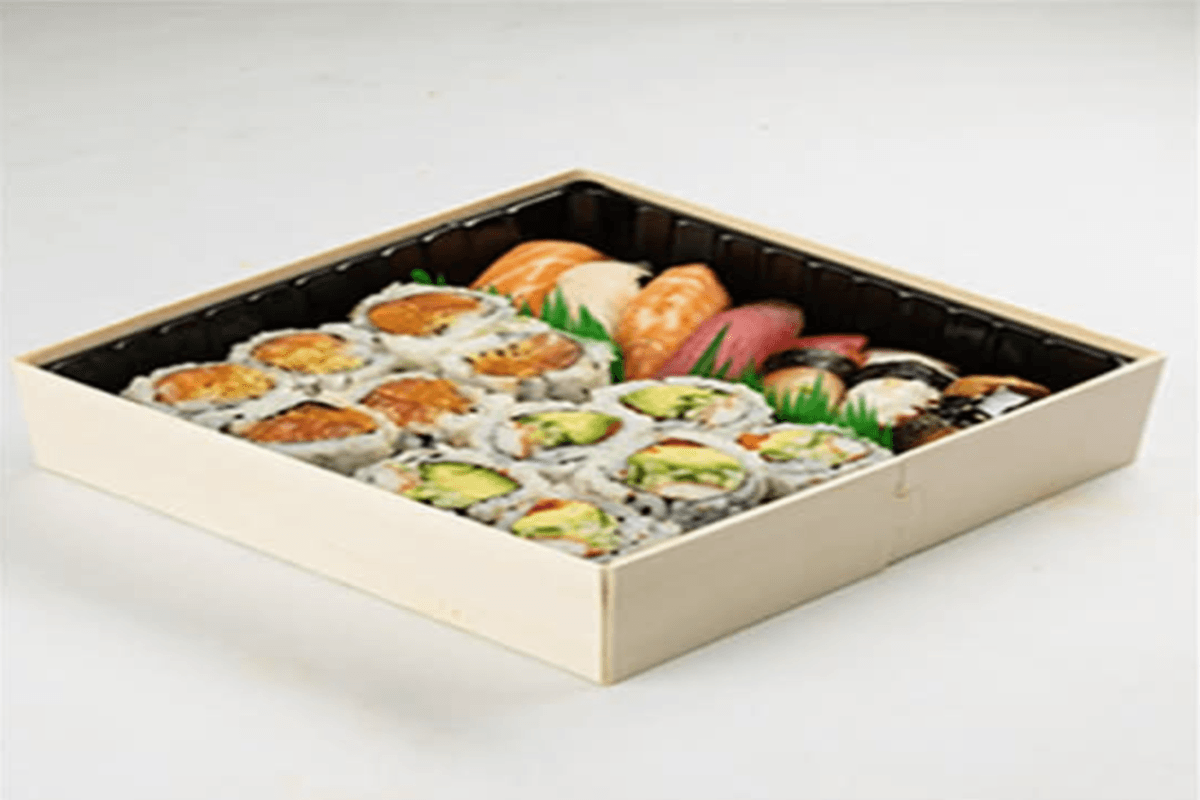134. Sushi and Rolls Box (19 pcs)