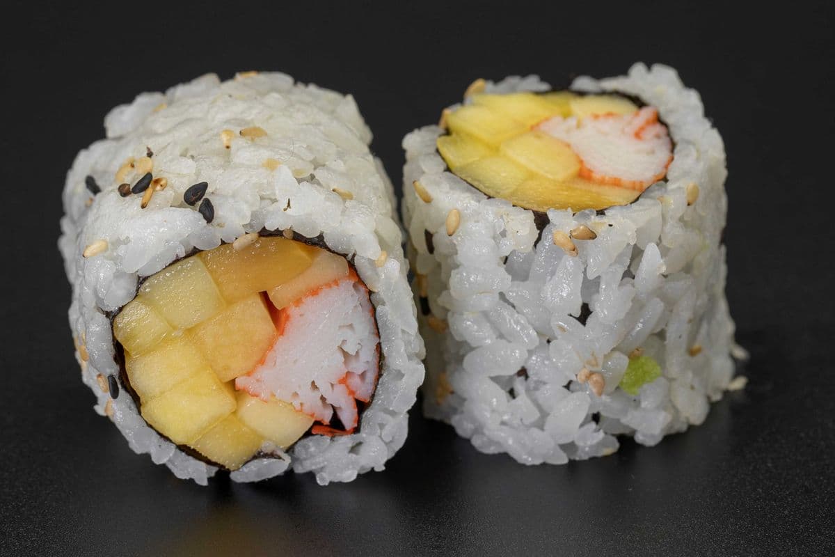 151. Mango Crab Meat Roll (6 pcs)