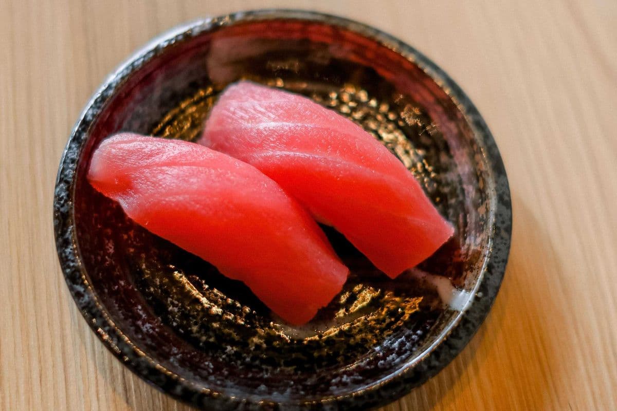 Red Tuna Sushi (2 pcs)