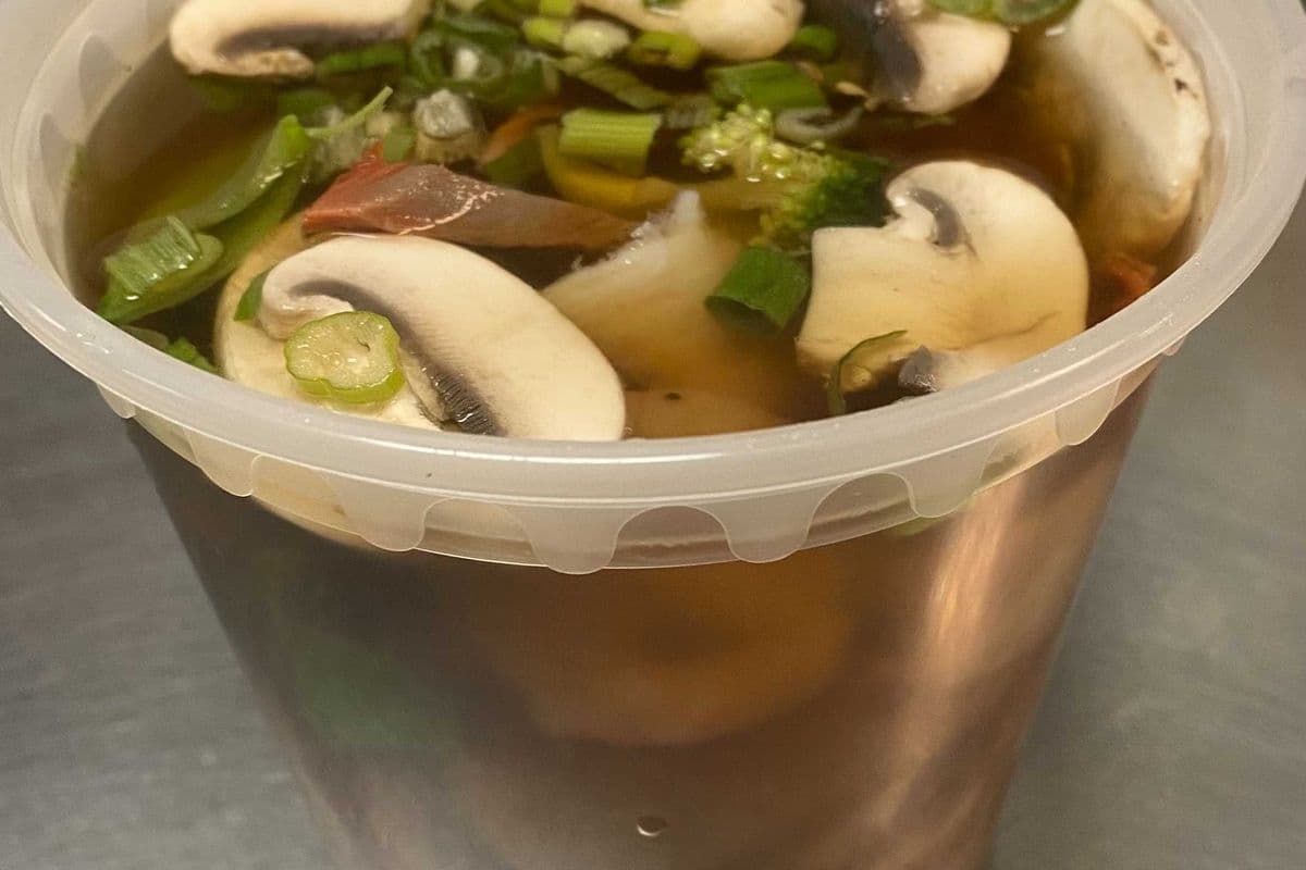 House Special Wonton Soup (Large) (24 oz)
