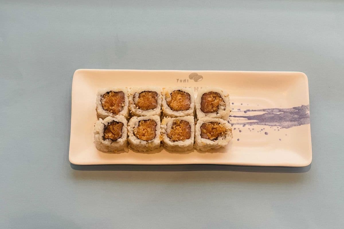 Crispy Spicy Salmon Roll (8 pcs)