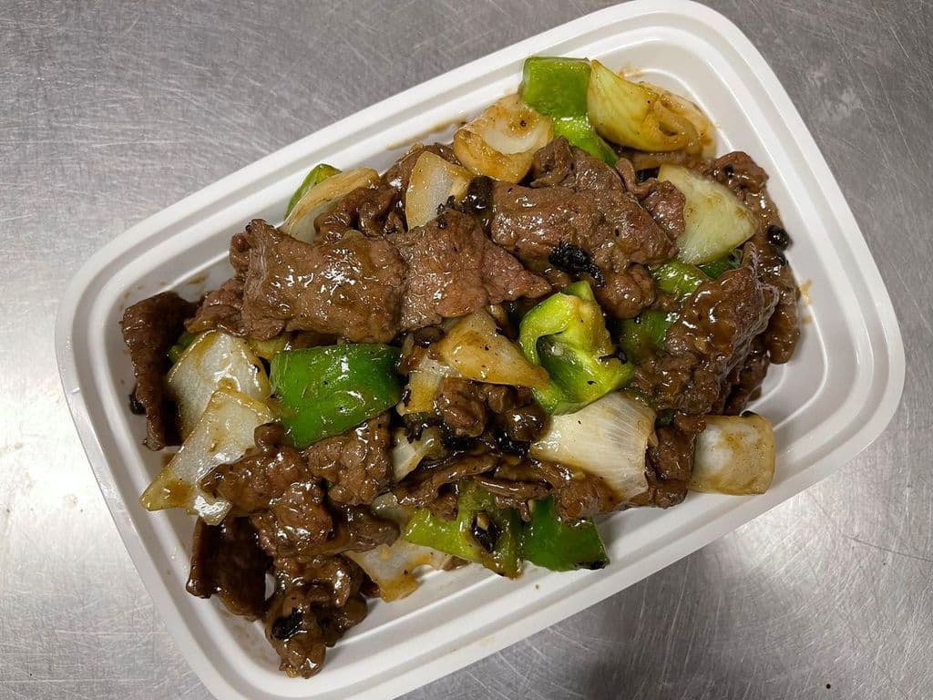 40. Sliced Beef with Black Beans & Garlic Sauce