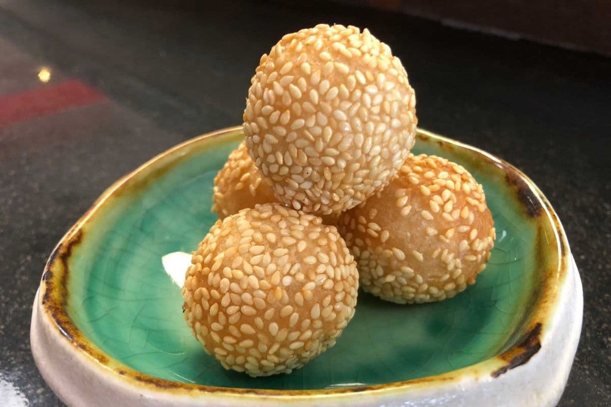 Deep Fried Sesame Ball (4pcs) 炸芝麻球