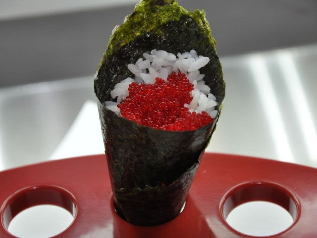 560. Tobiko Handroll(1pc)