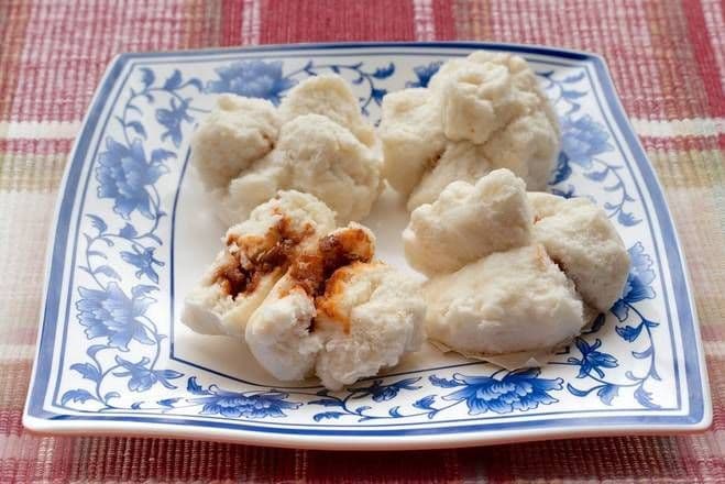 Steamed BBQ Pork Buns (4) / 叉烧包 -C17 