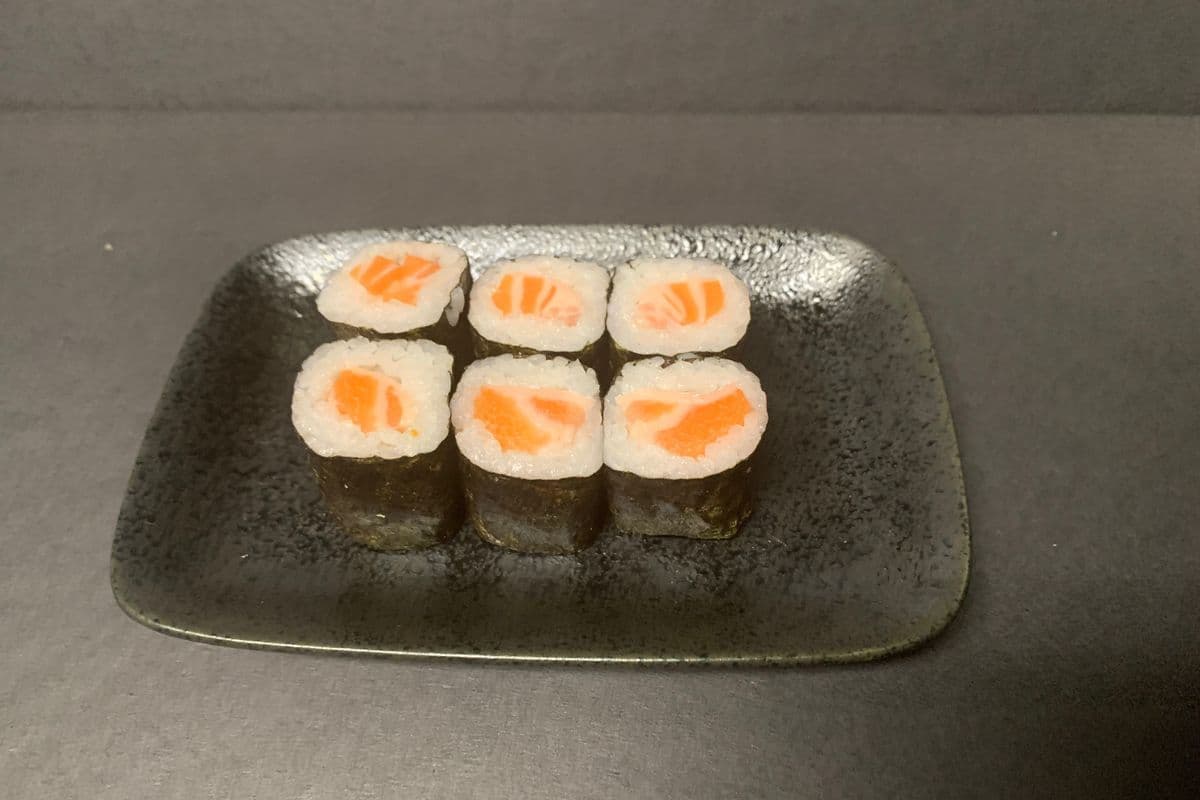 0141. Salmon Maki