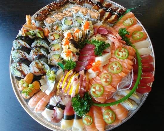 229. Large Sushi and Sashimi Combination Party Tray (100 pcs)